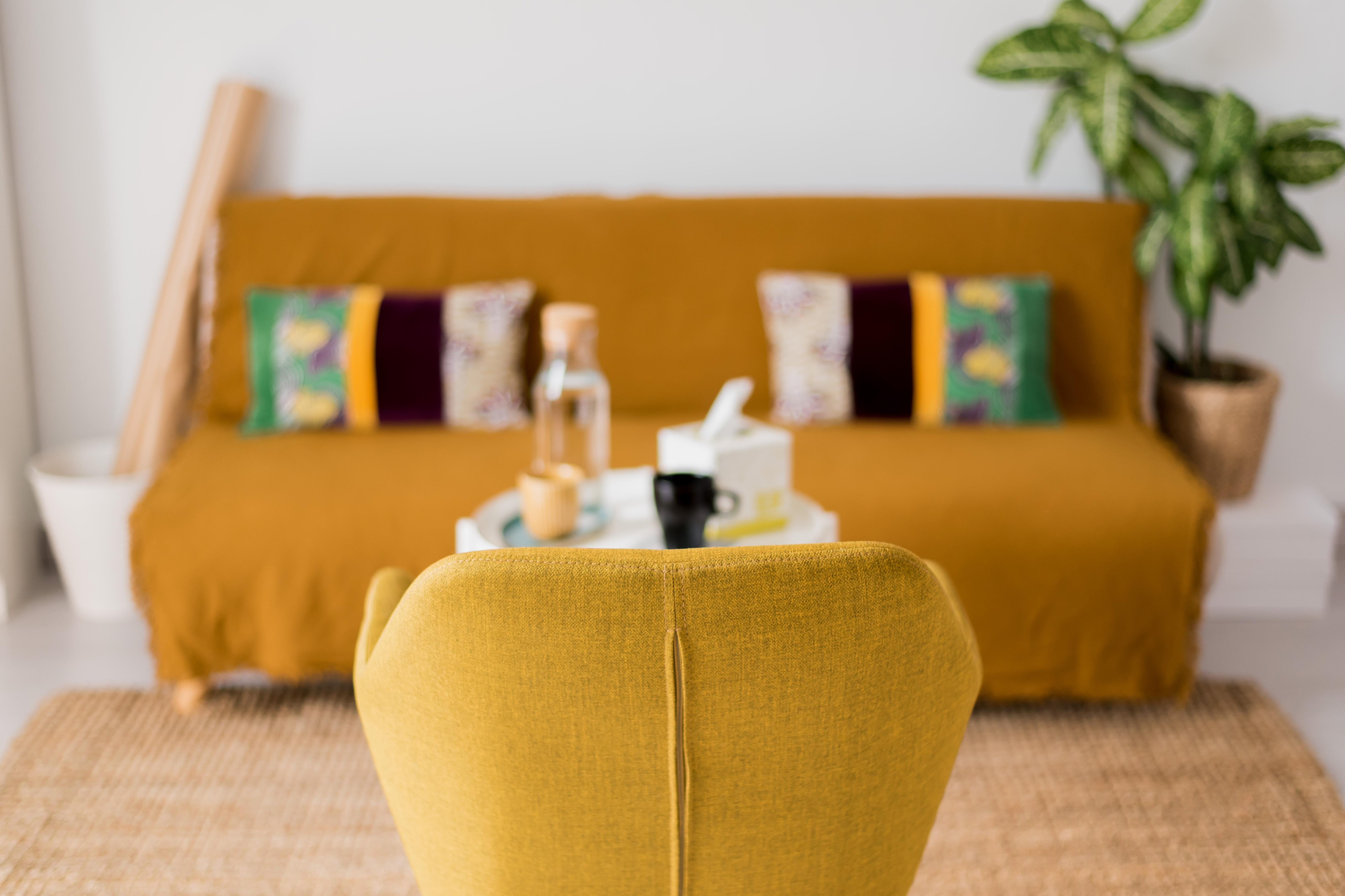 Consulta — silla y mesa